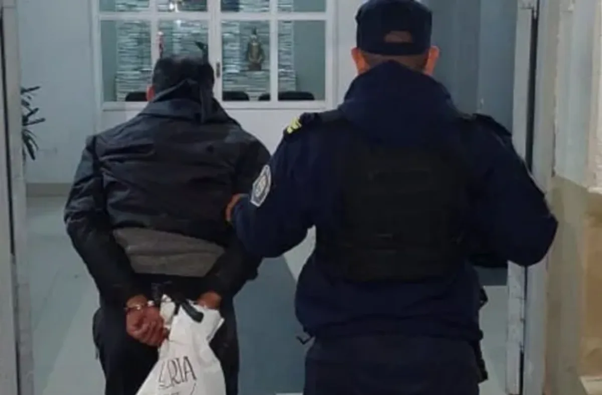 Detuvieron a un hombre de 38 años por intentar abrir un auto en Gualeguaychú