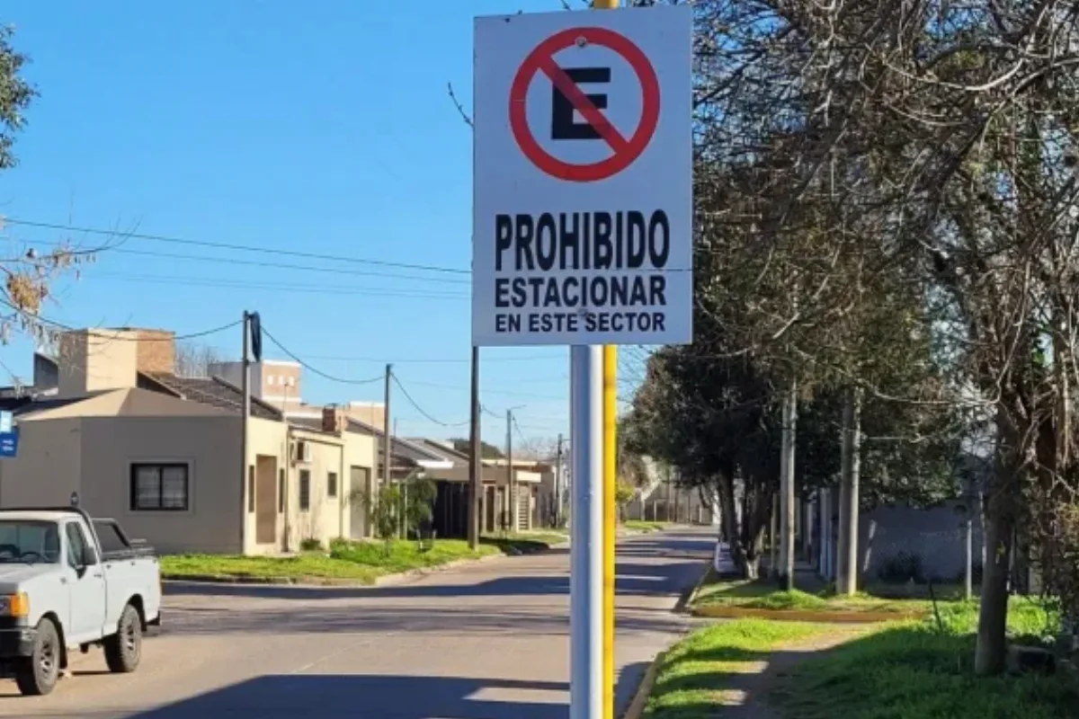 Limitaron el estacionamiento en una cuadra de Magnasco al norte